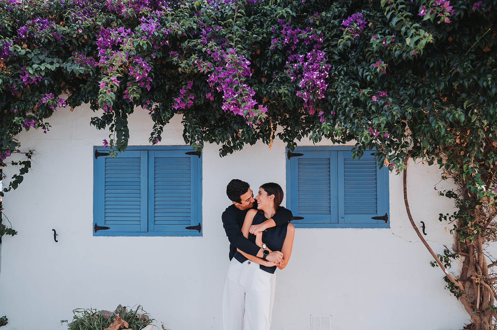 La pre-boda de Eli y Sergio en Aguamarga: risas, playa y buen rollo